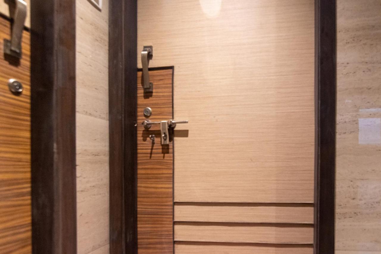 Osi Apartments Bandra West Mumbai Exterior foto